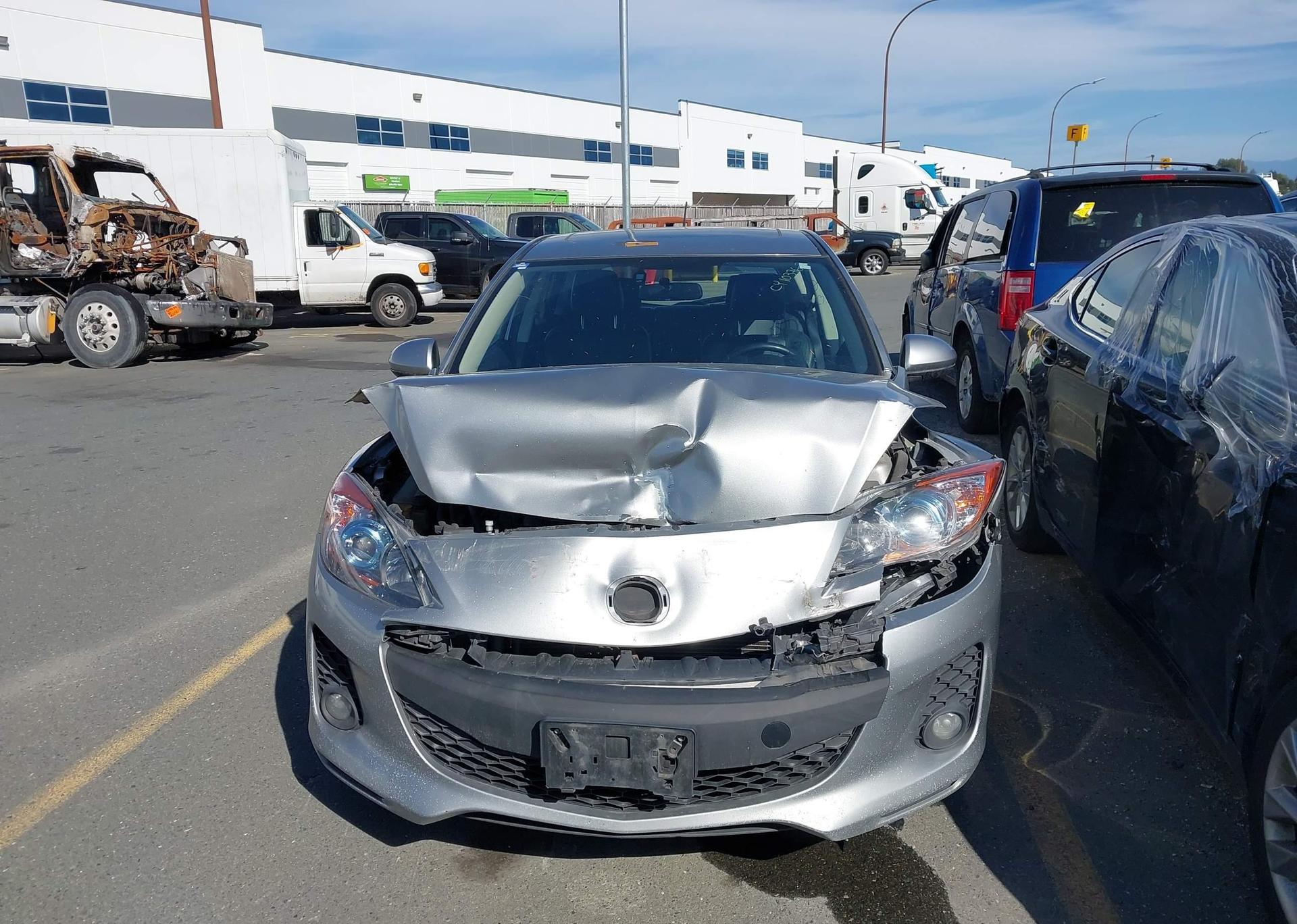 2013 MAZDA 3 I