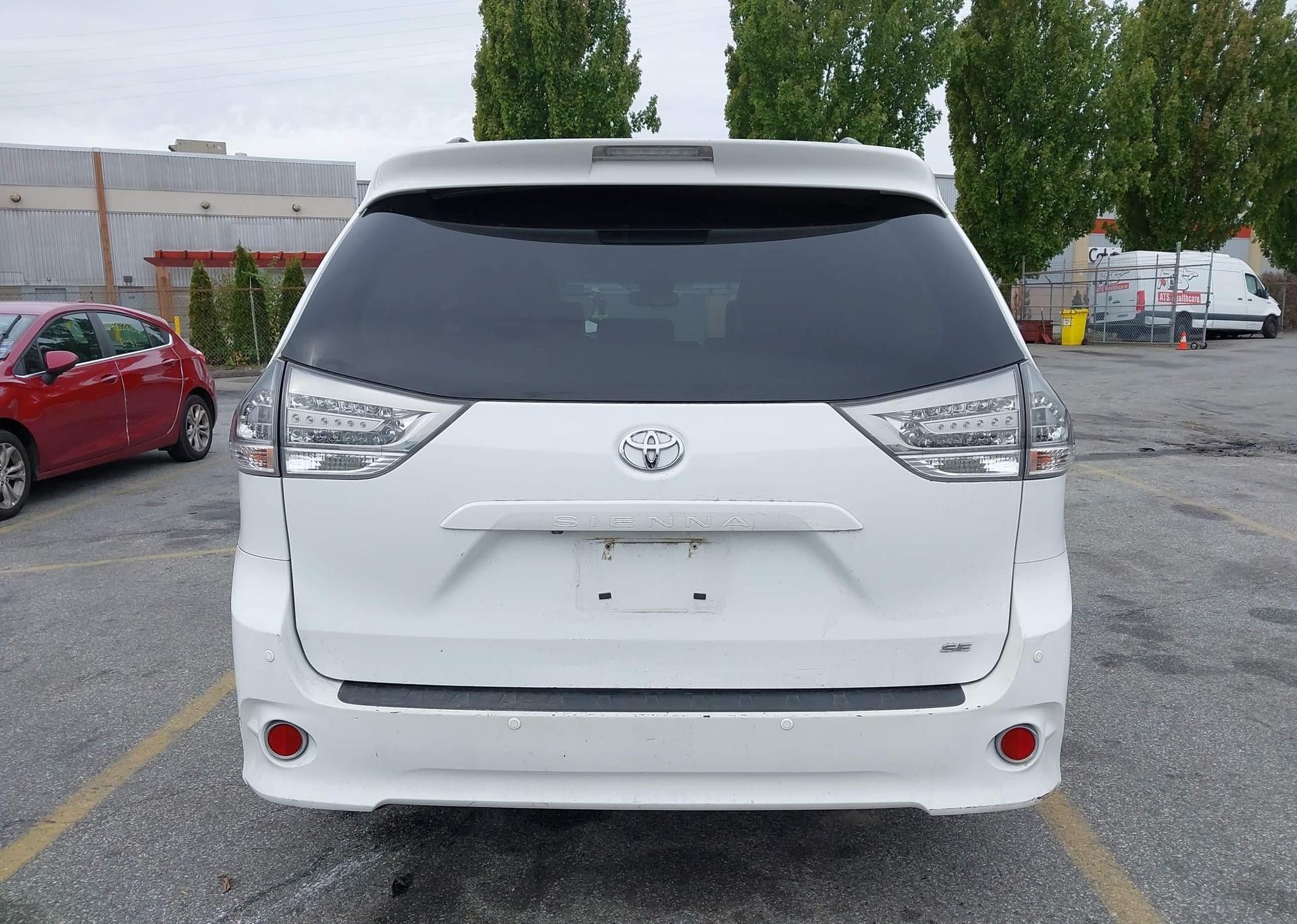2013 TOYOTA SIENNA SPORT