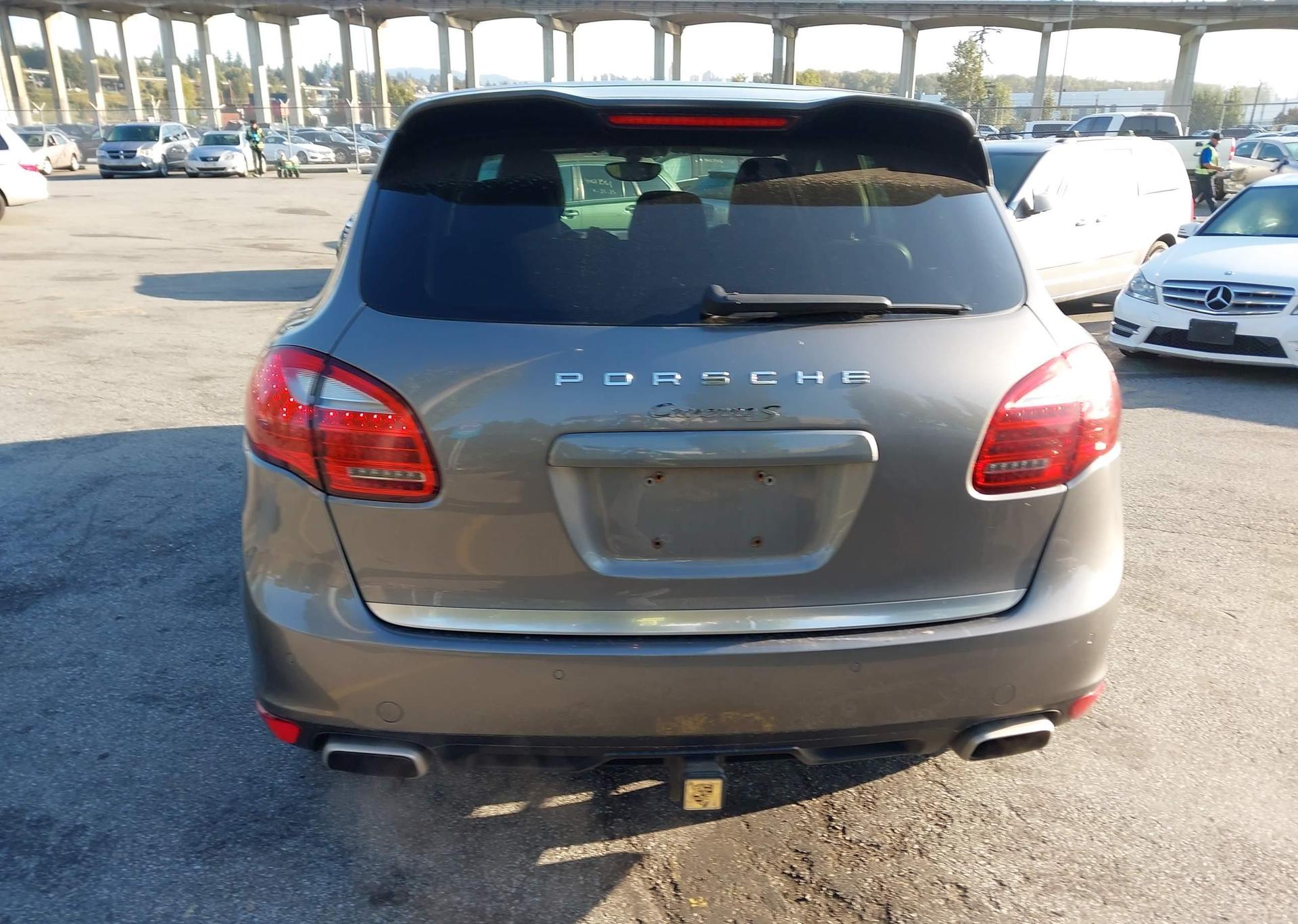 2011 PORSCHE CAYENNE S