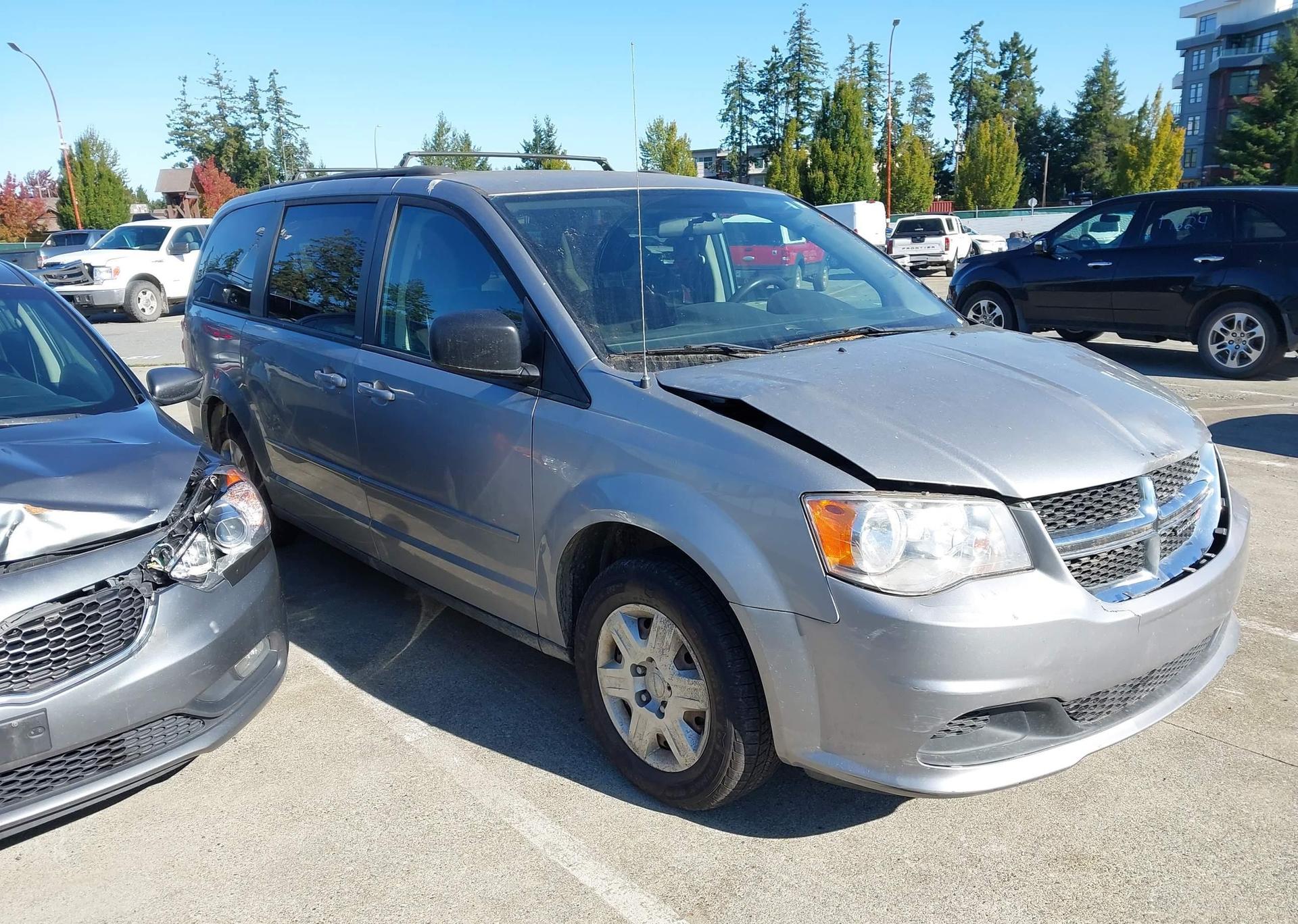 2013 DODGE GRAND CARAVAN SE