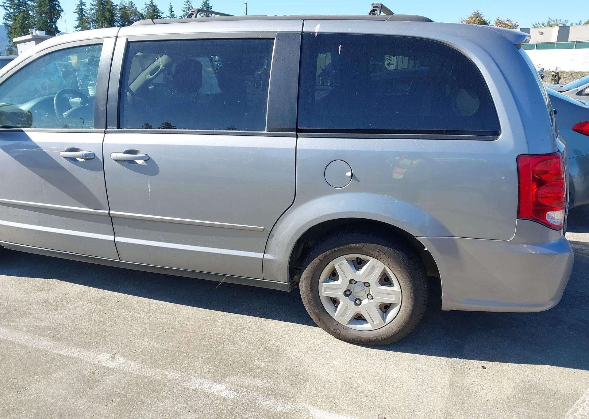 2013 DODGE GRAND CARAVAN SE