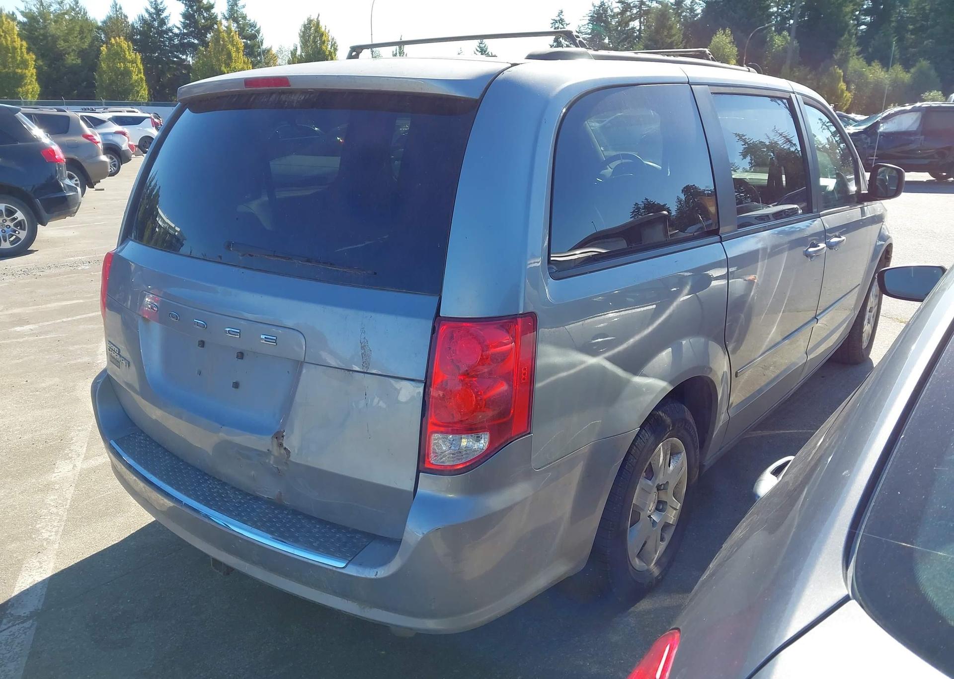 2013 DODGE GRAND CARAVAN SE