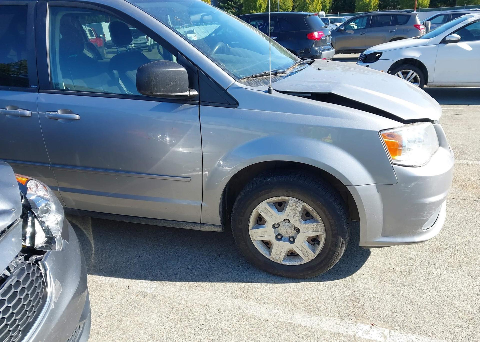 2013 DODGE GRAND CARAVAN SE