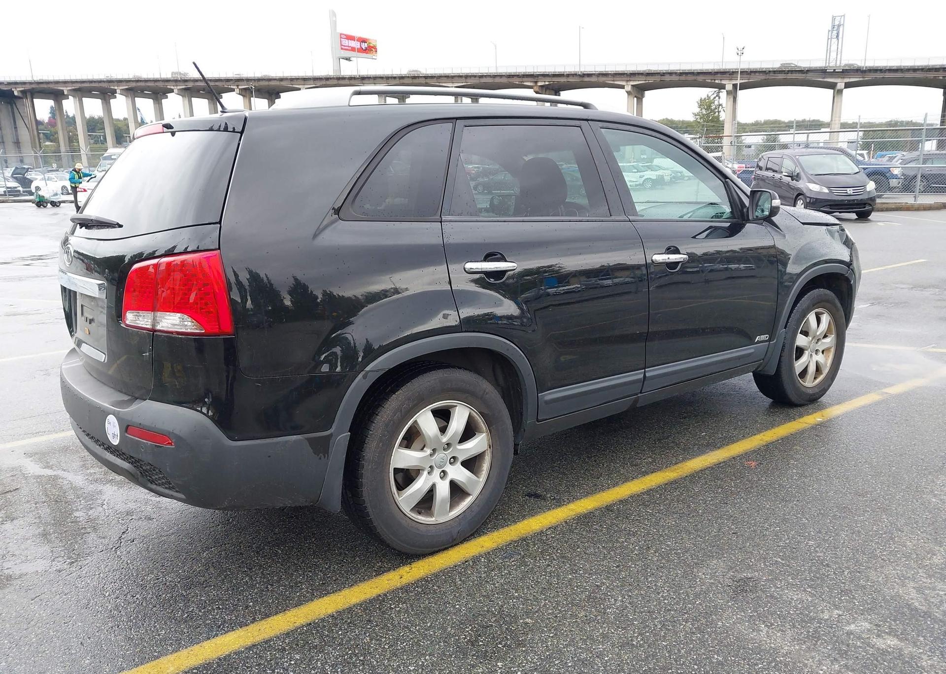 2012 KIA SORENTO LX