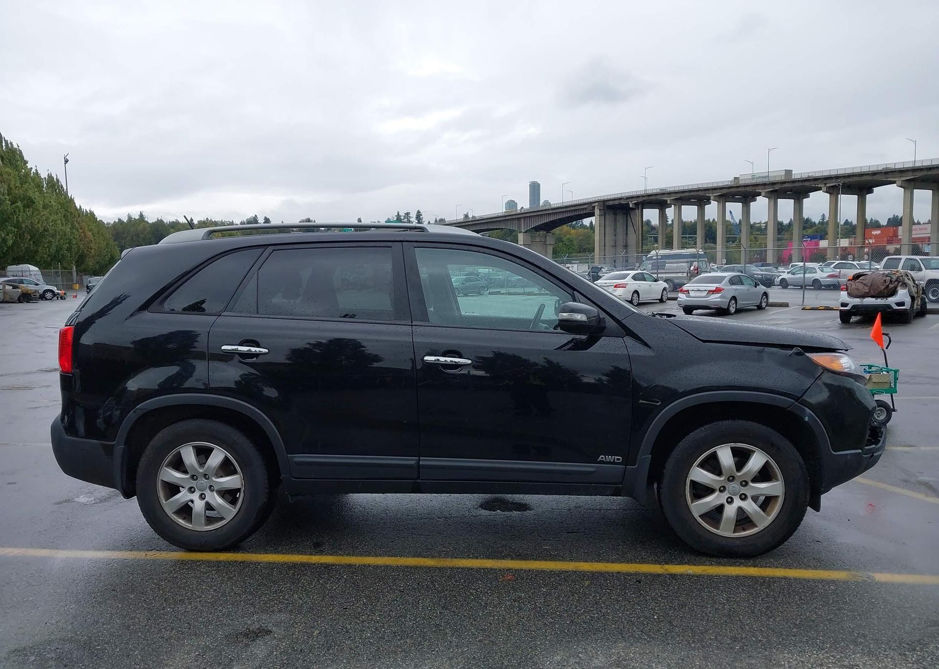 2012 KIA SORENTO LX
