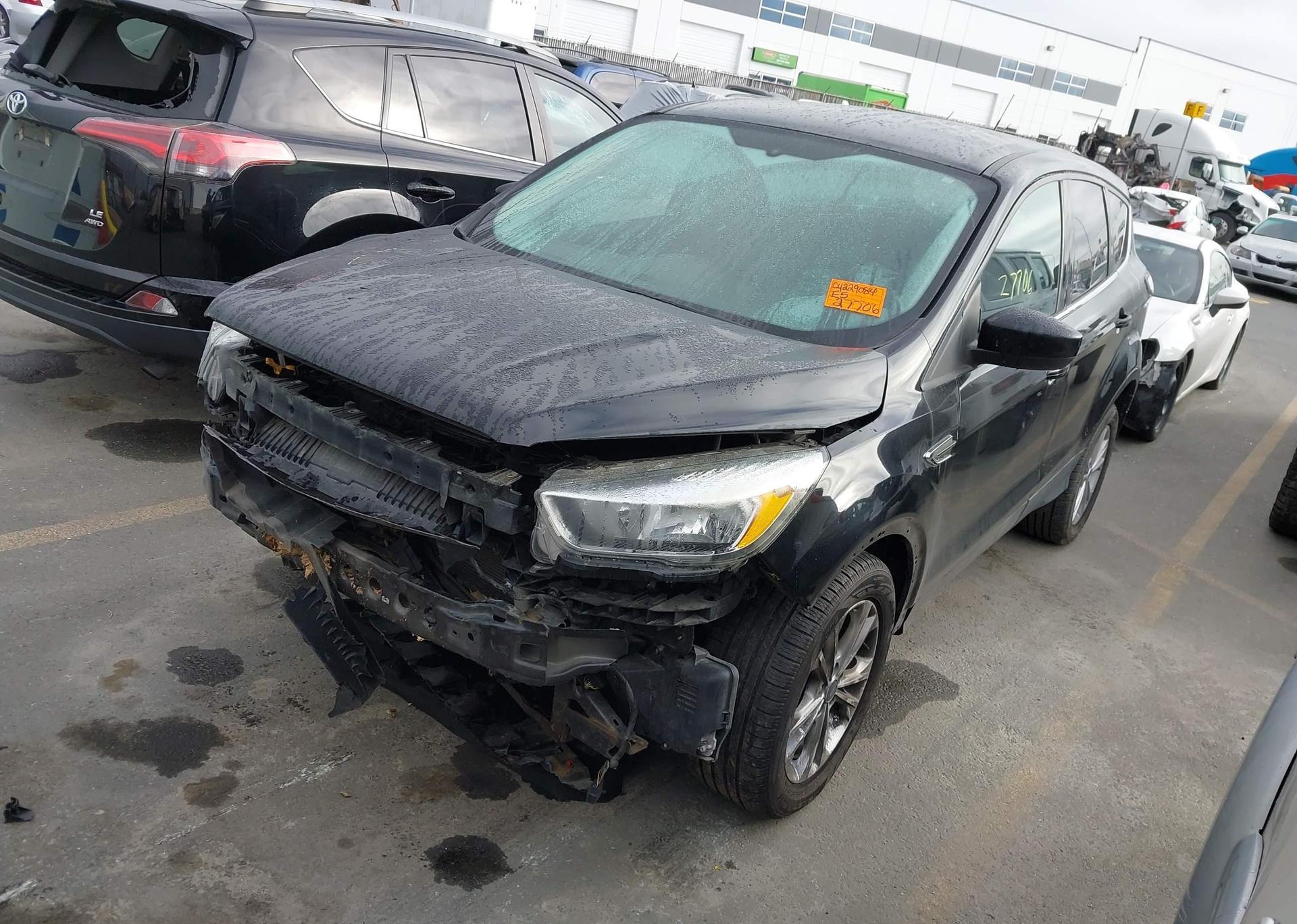 2017 FORD ESCAPE SE
