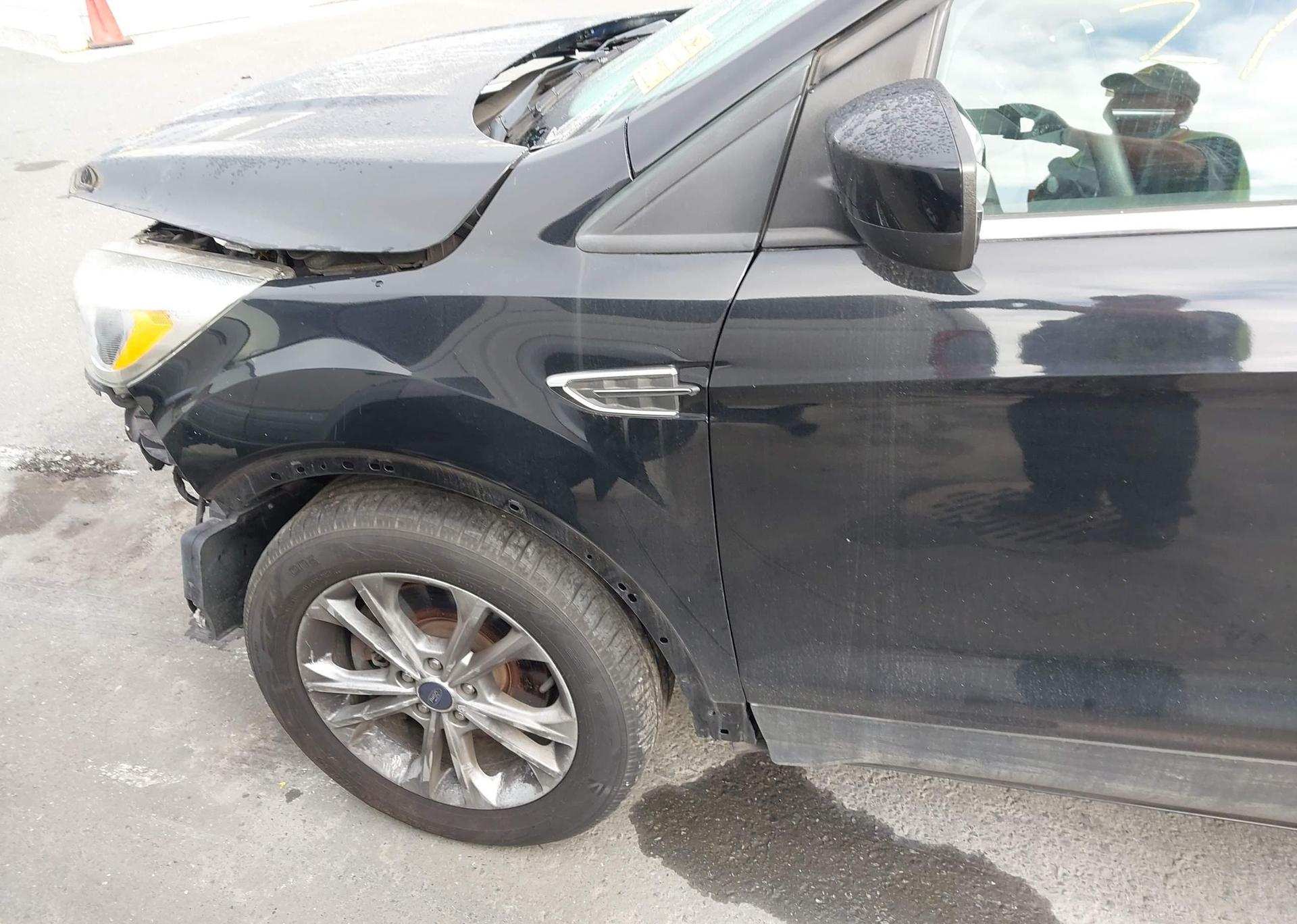 2017 FORD ESCAPE SE
