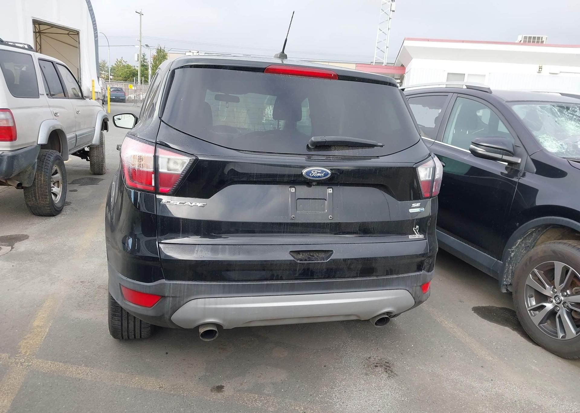 2017 FORD ESCAPE SE