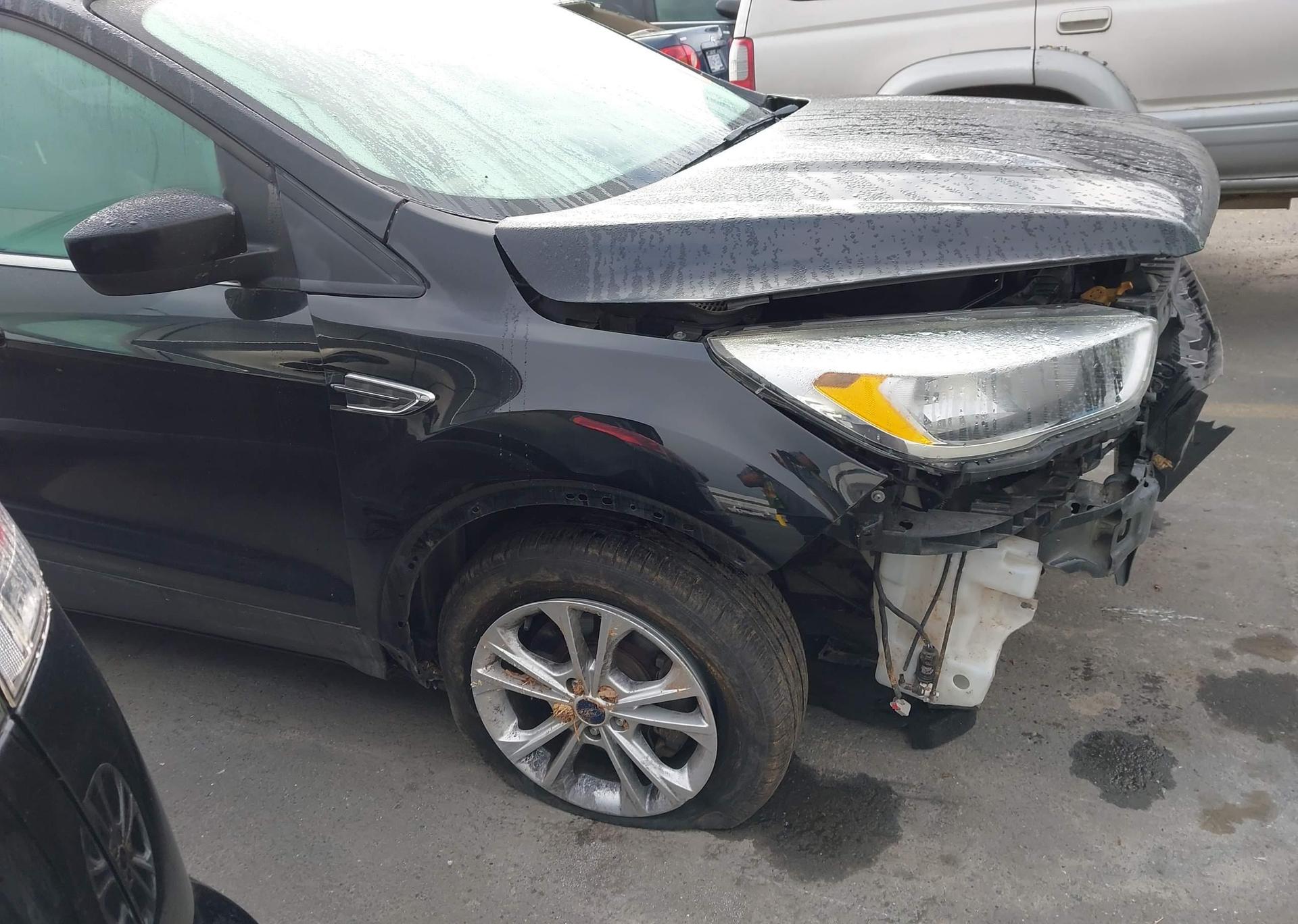 2017 FORD ESCAPE SE