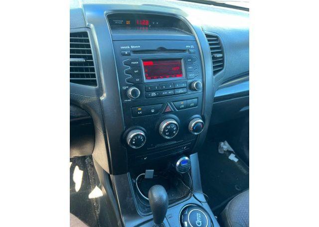 2011 KIA SORENTO LX