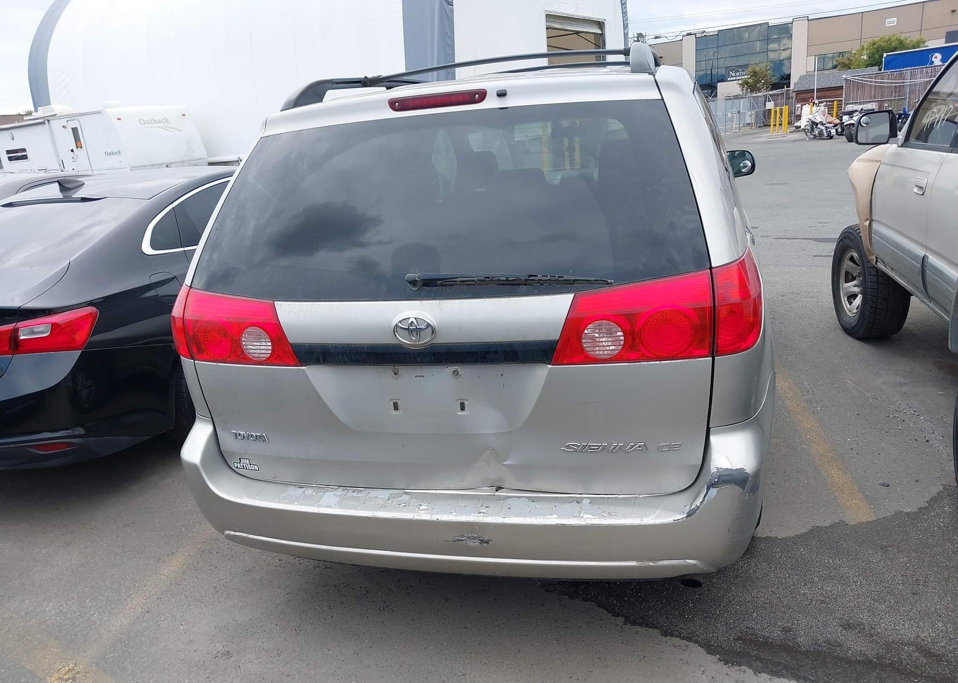 2008 TOYOTA SIENNA CE