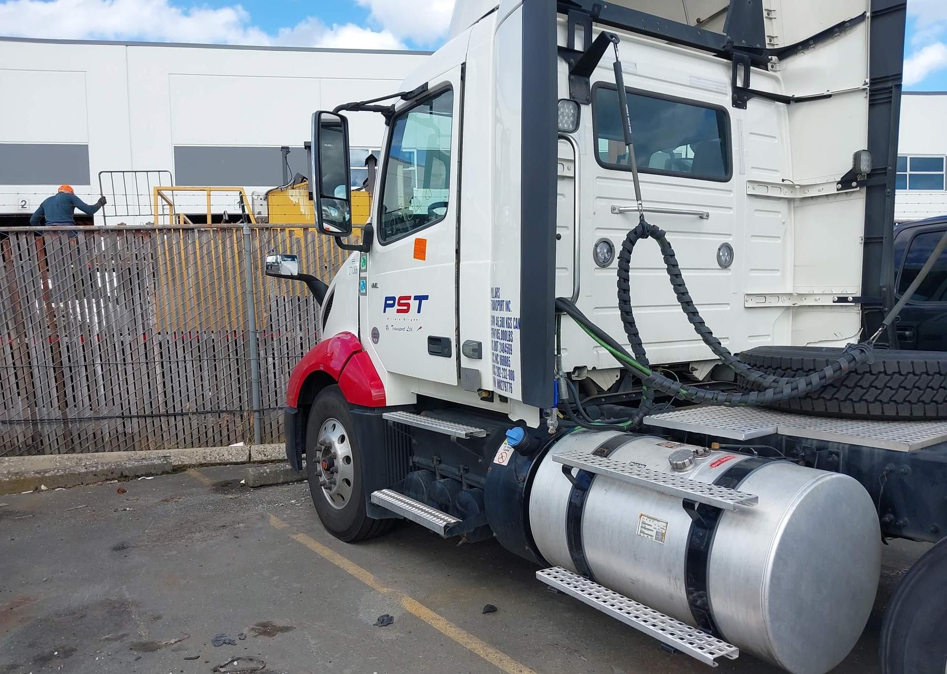 2021 VOLVO VN VNL
