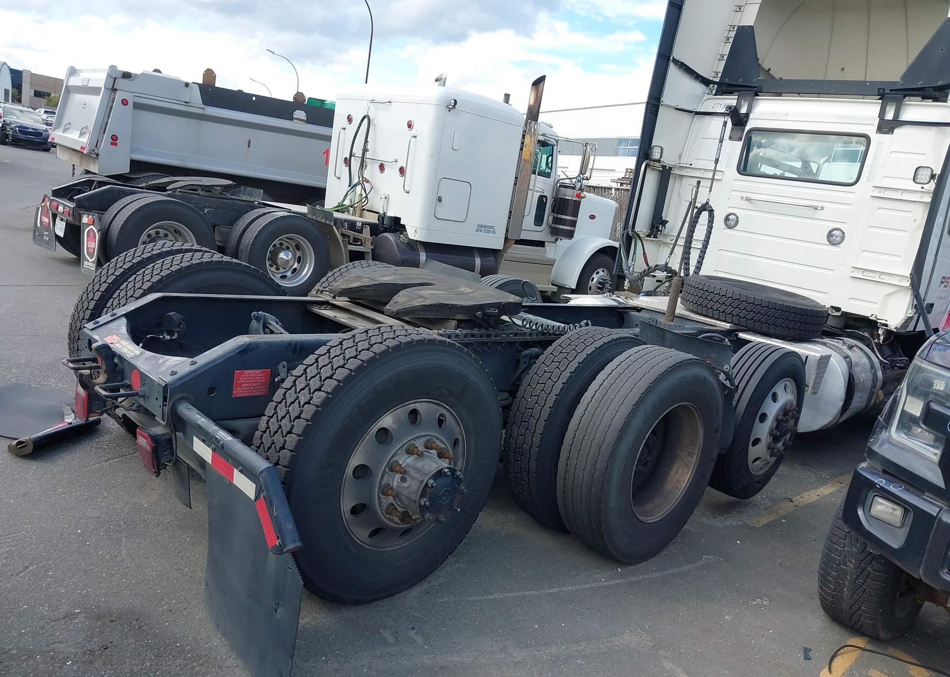 2021 VOLVO VN VNL