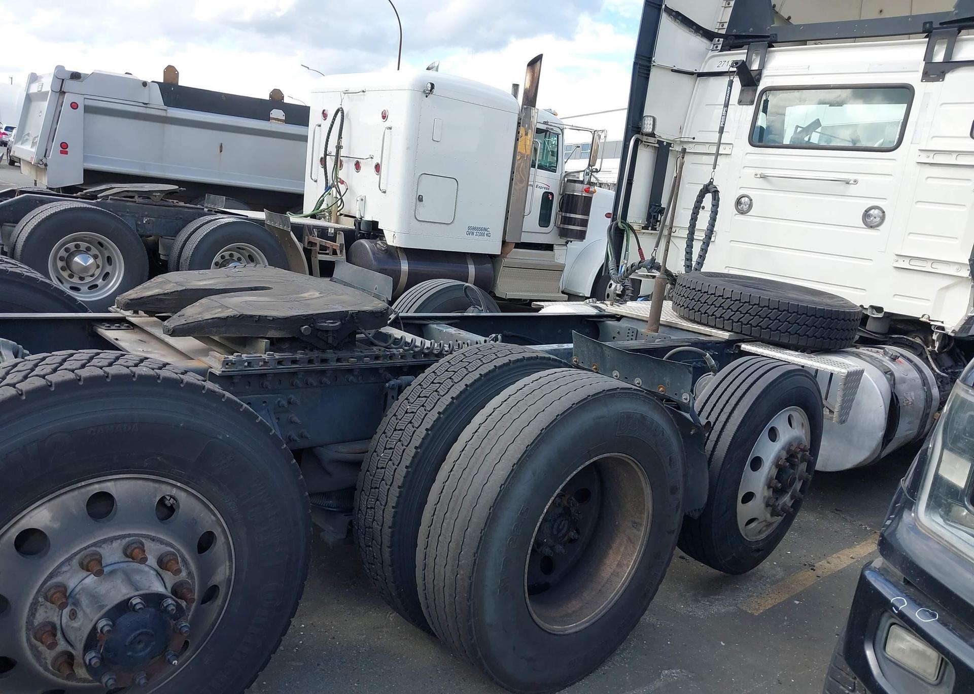 2021 VOLVO VN VNL