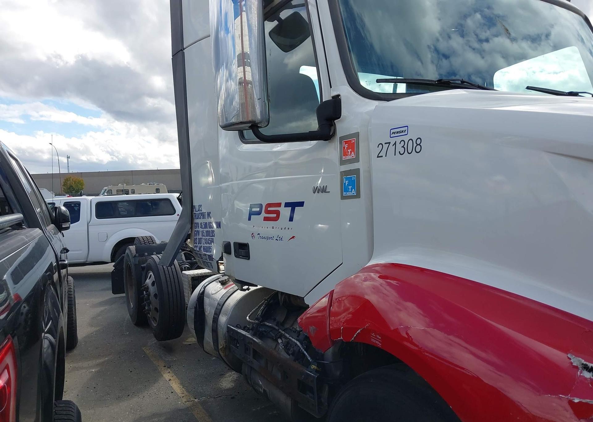 2021 VOLVO VN VNL