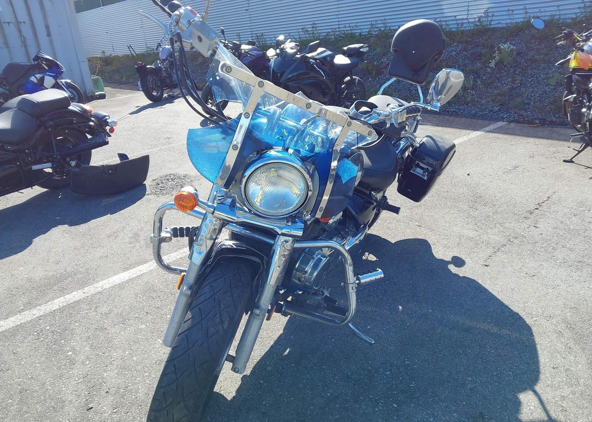 2004 SUZUKI VL800
