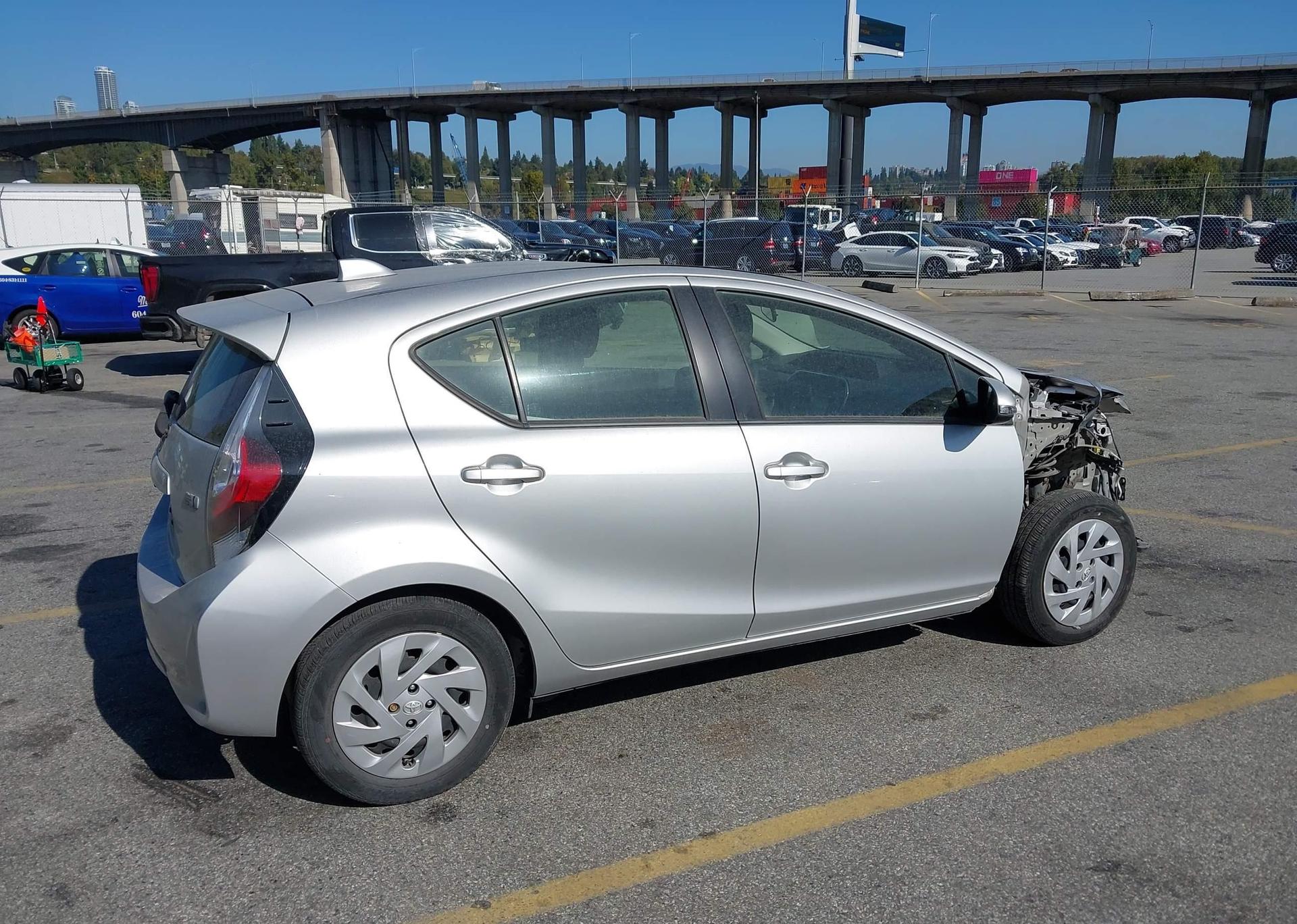 2019 TOYOTA PRIUS