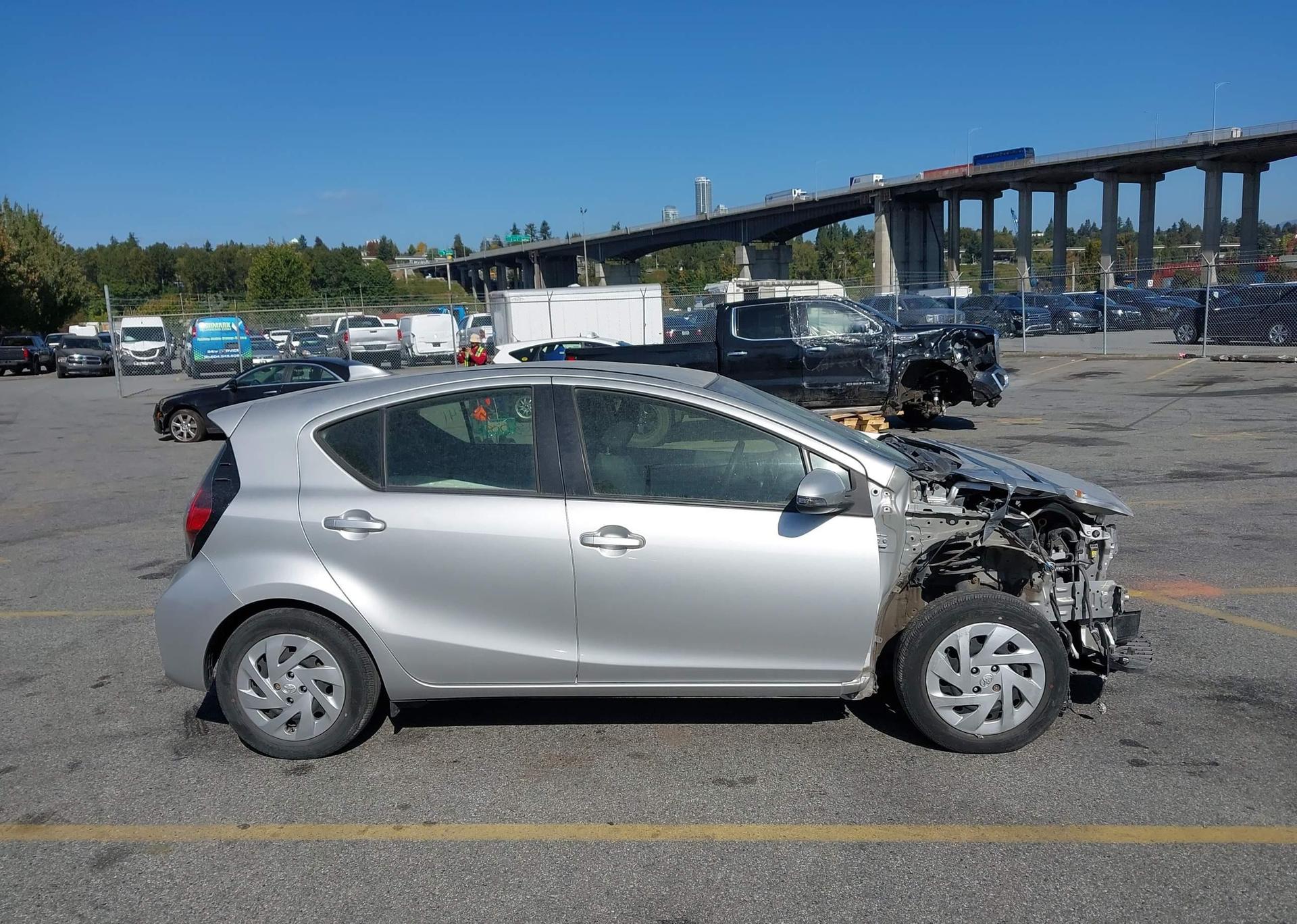 2019 TOYOTA PRIUS