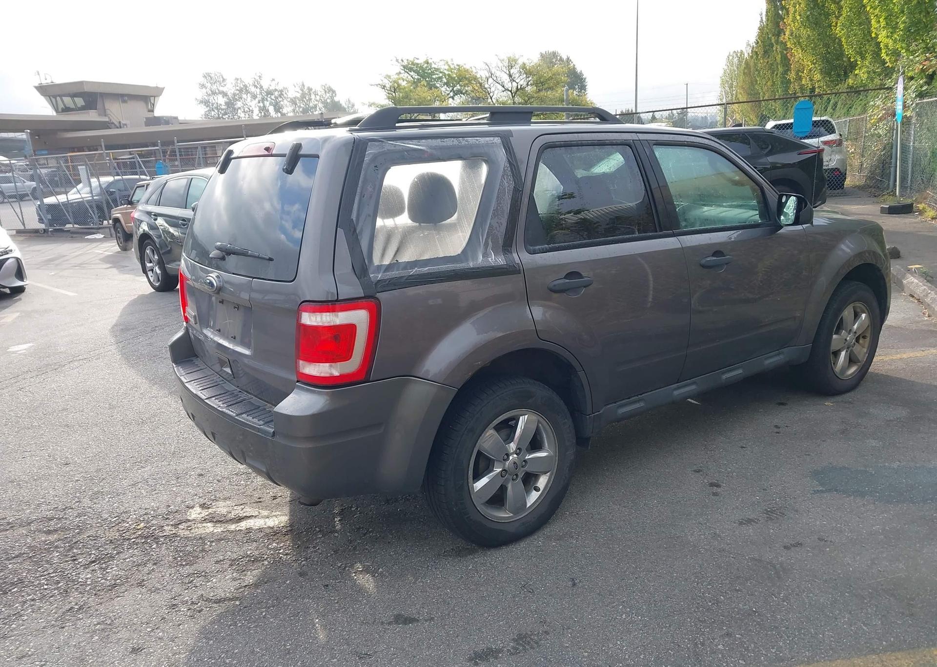 2011 FORD ESCAPE XLT