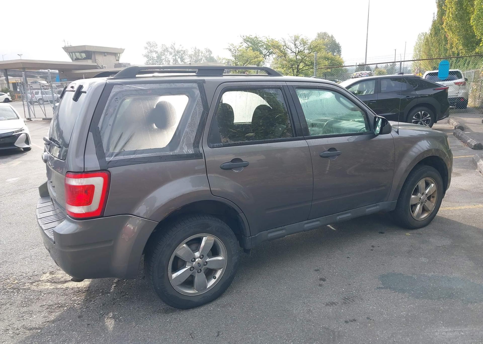 2011 FORD ESCAPE XLT