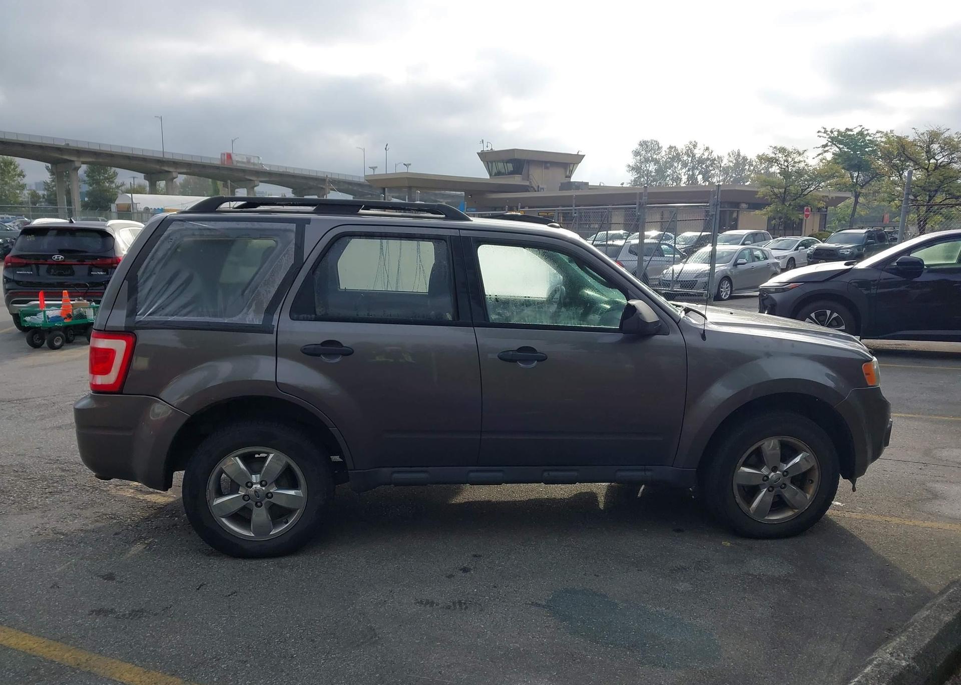 2011 FORD ESCAPE XLT