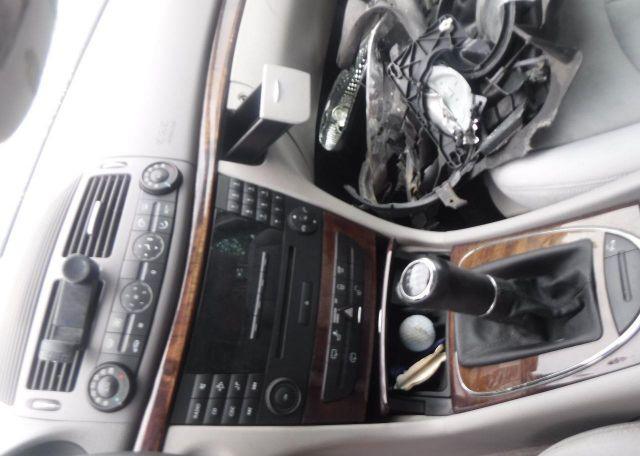 2003 MERCEDES-BENZ E 220