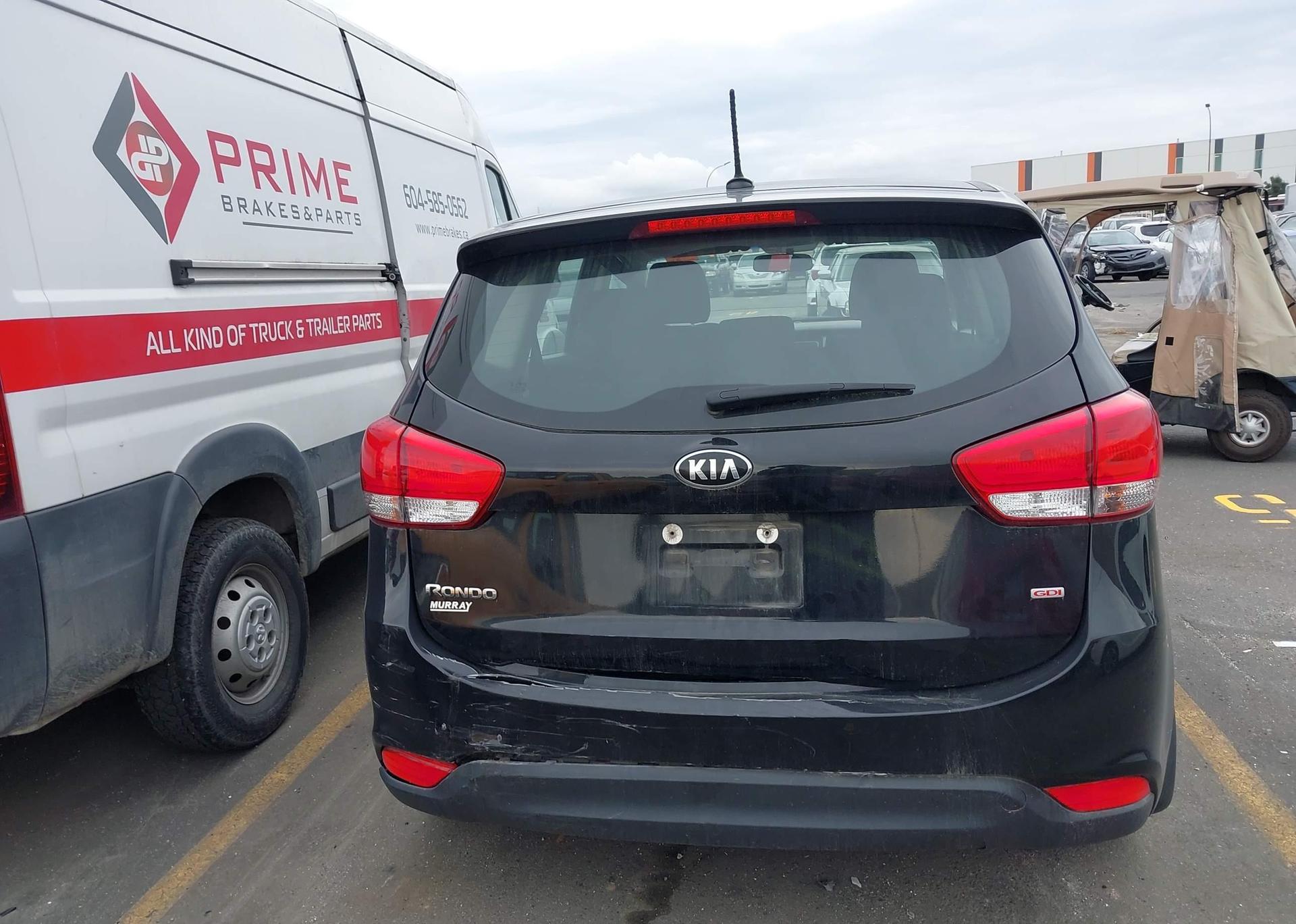 2015 KIA RONDO