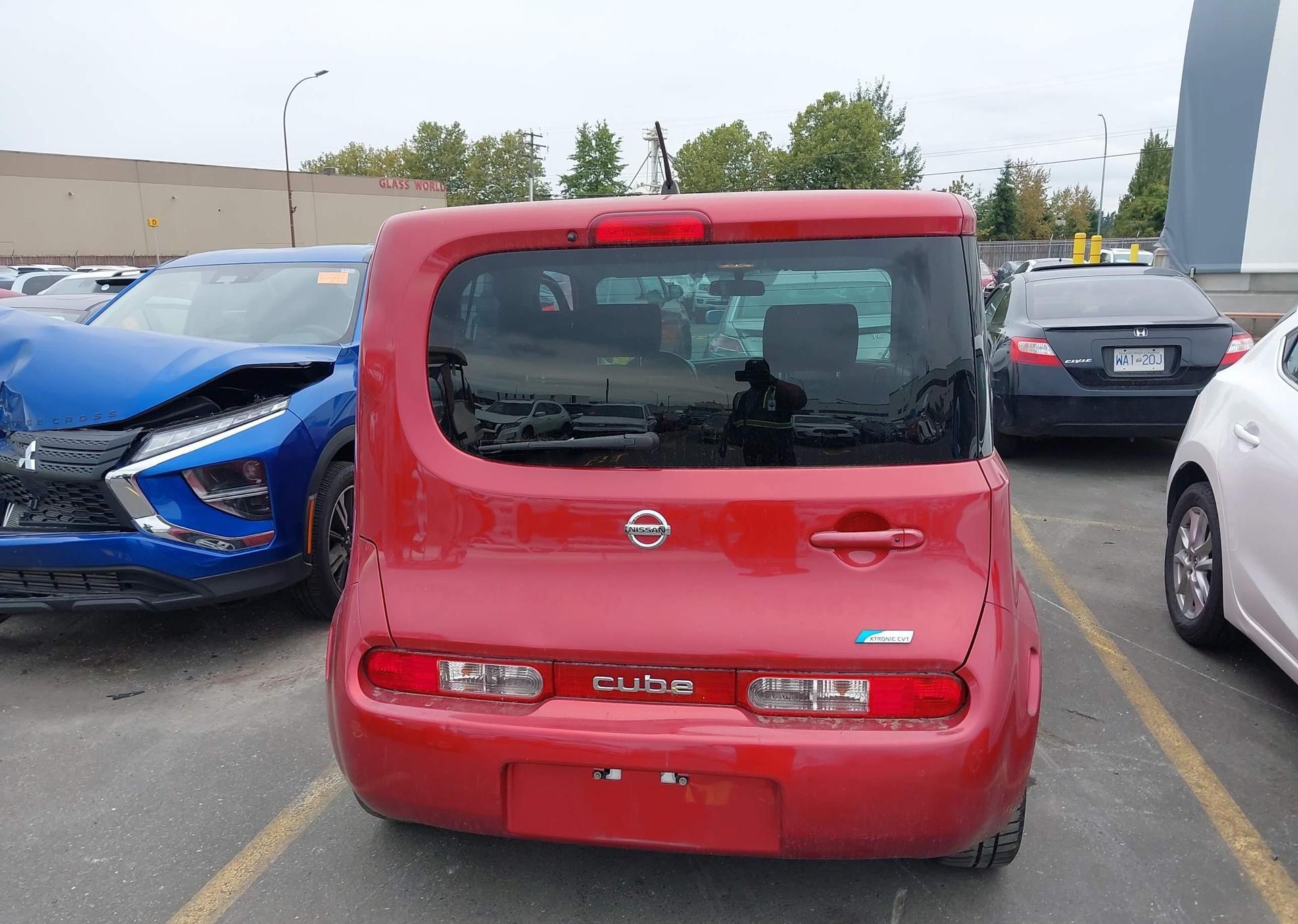 2010 NISSAN CUBE