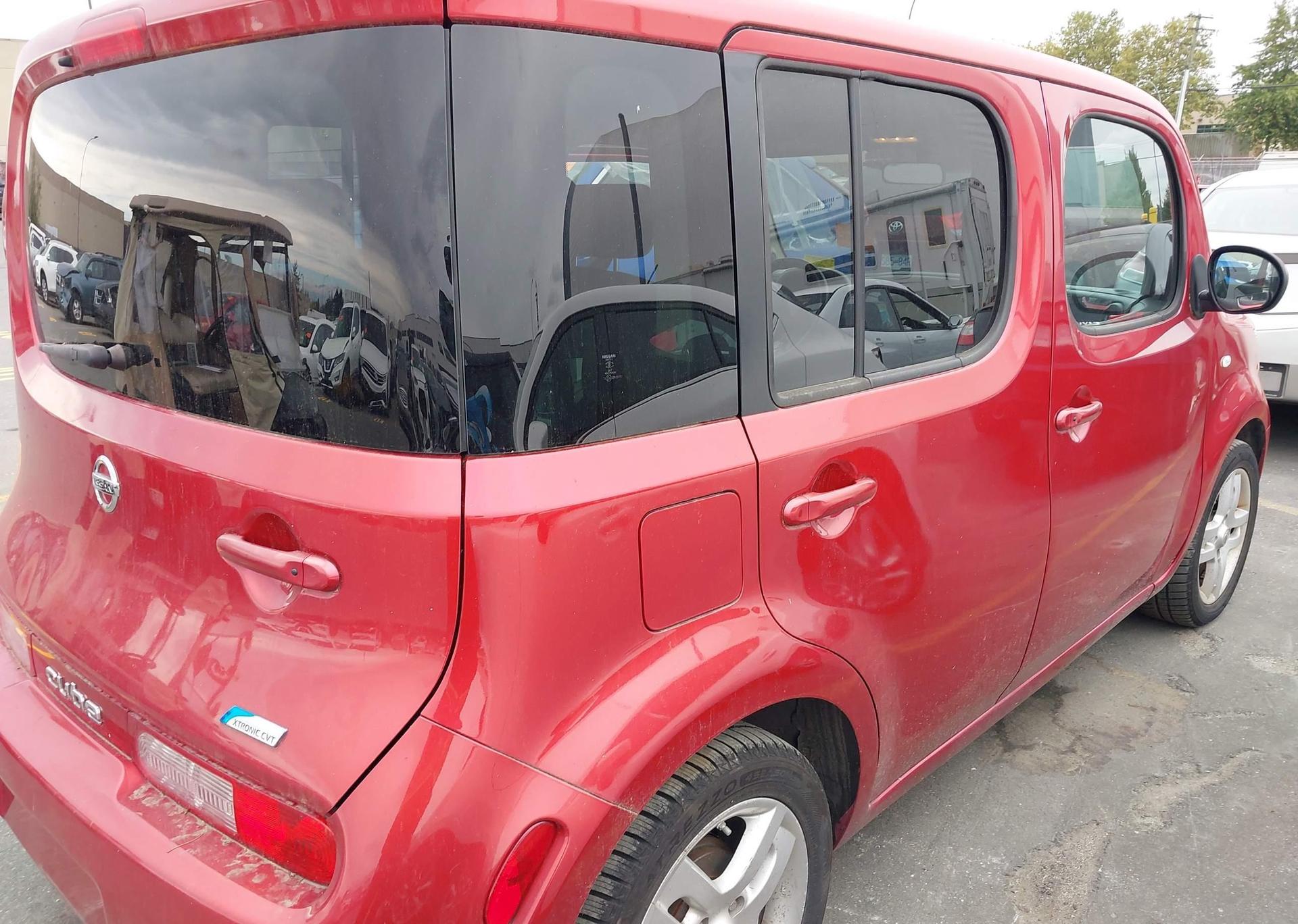 2010 NISSAN CUBE