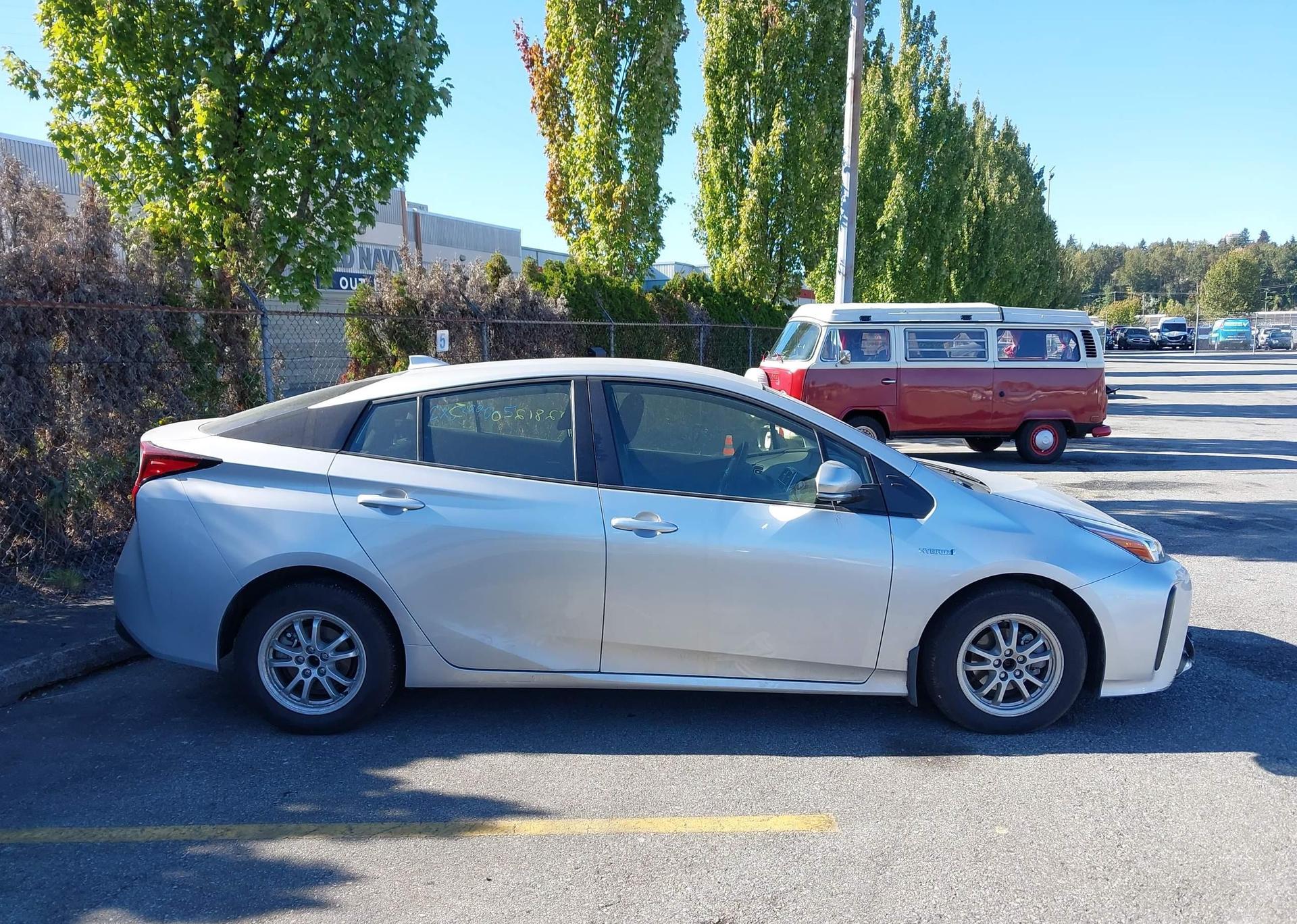 2022 TOYOTA PRIUS