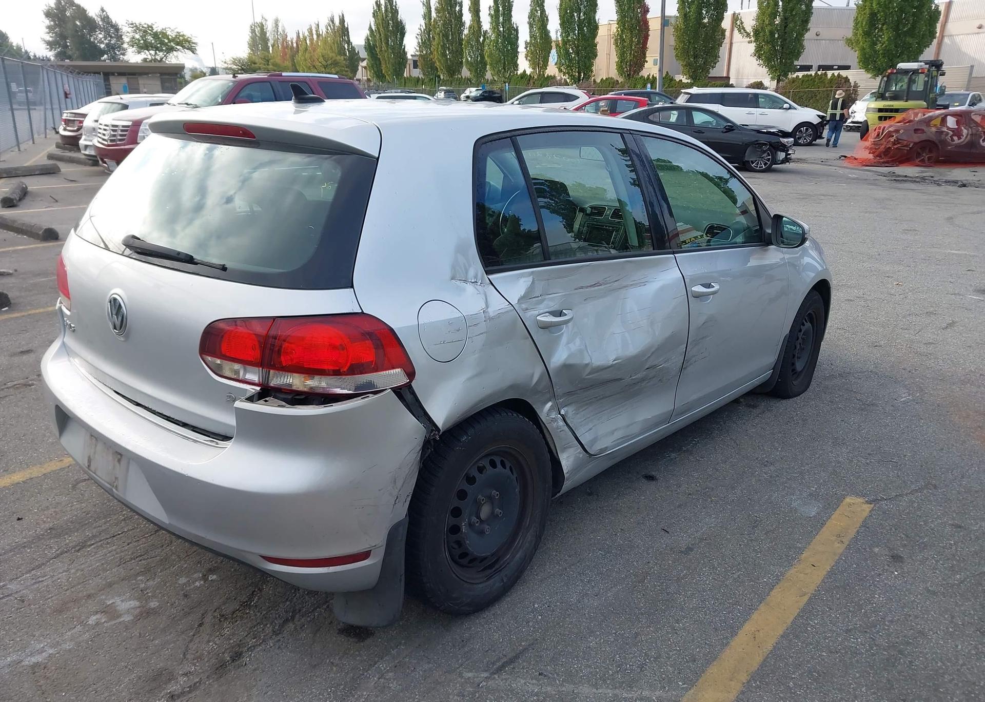 2010 VOLKSWAGEN GOLF