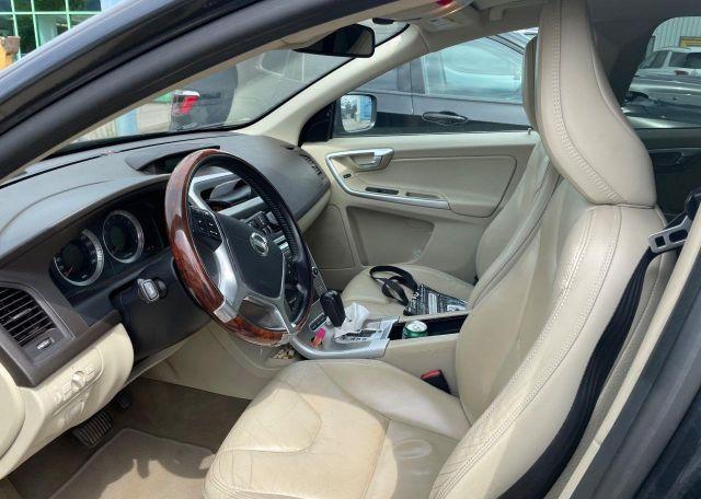 2011 VOLVO XC60