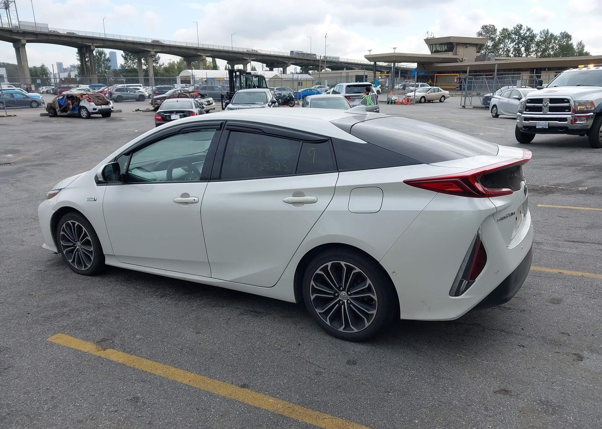 2019 TOYOTA PRIUS