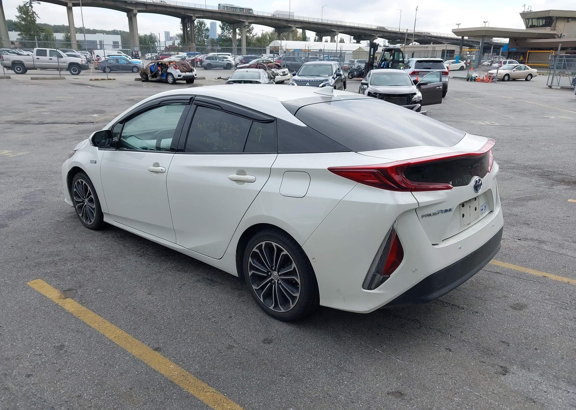 2019 TOYOTA PRIUS