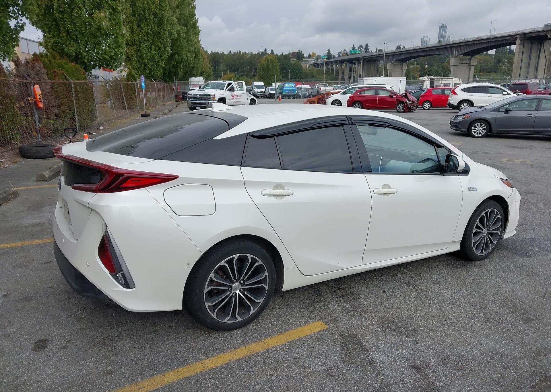 2019 TOYOTA PRIUS