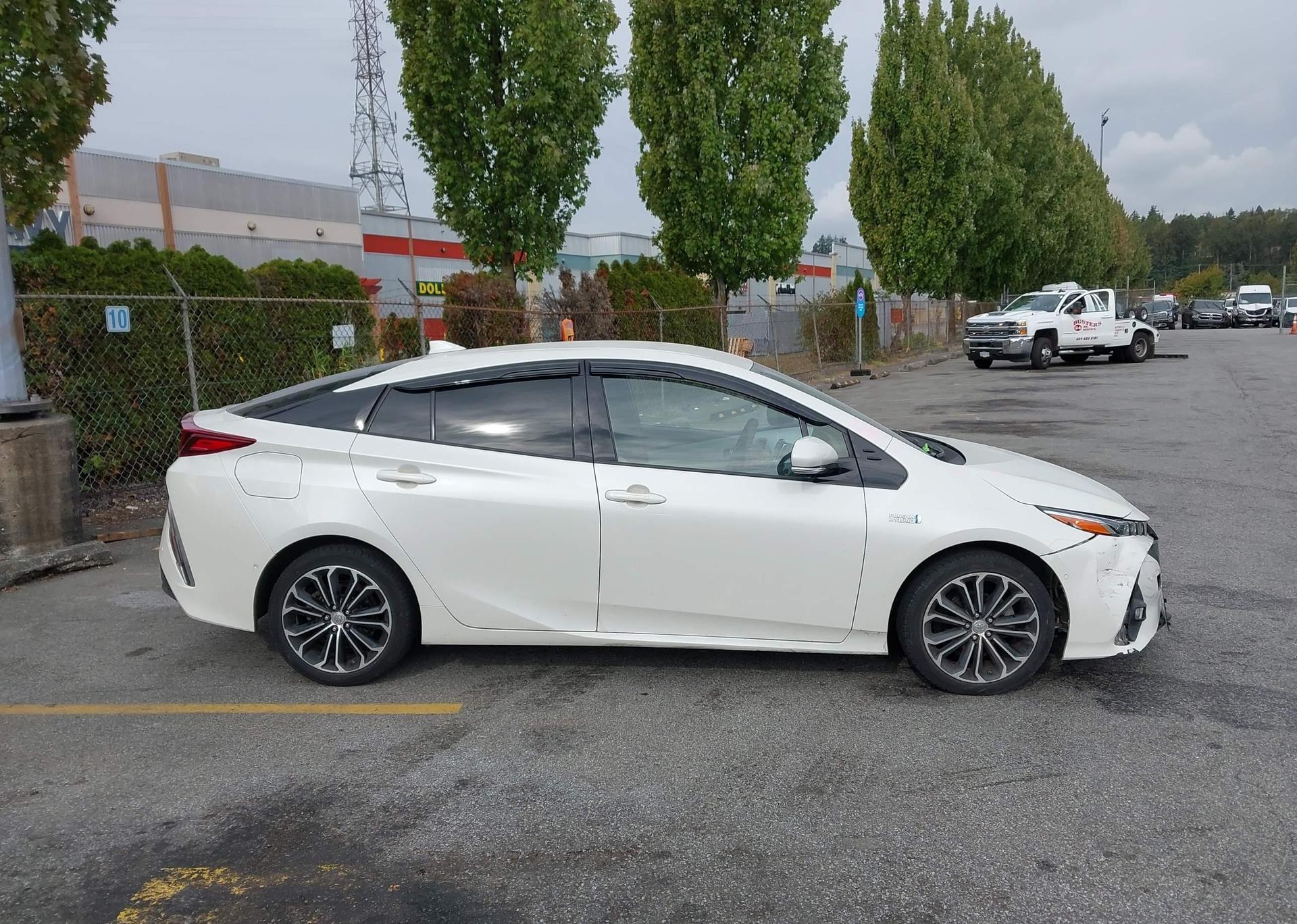 2019 TOYOTA PRIUS