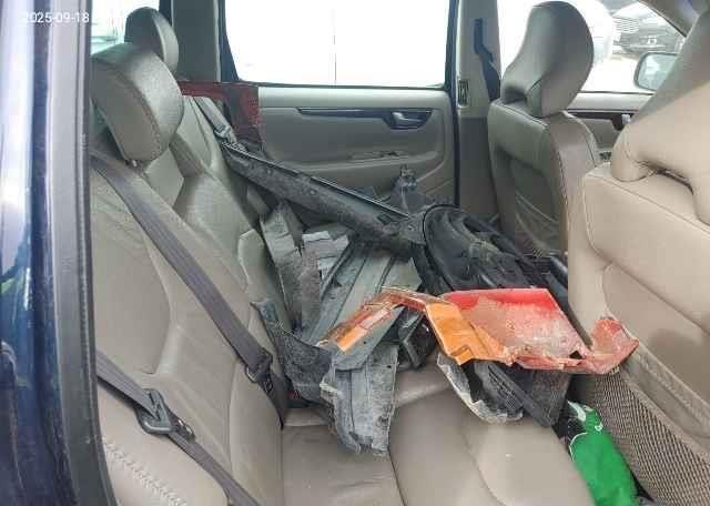 2004 VOLVO V70 XC