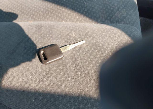 2011 NISSAN VERSA S