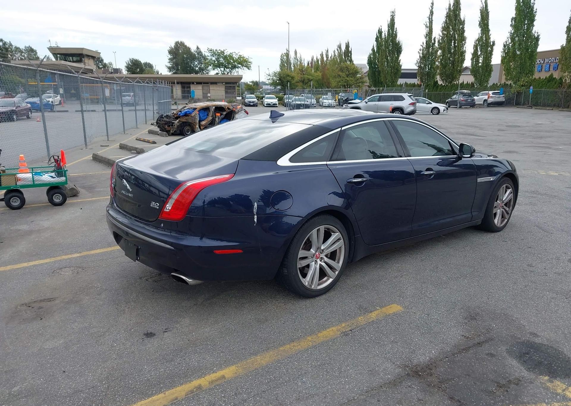 2014 JAGUAR XJ