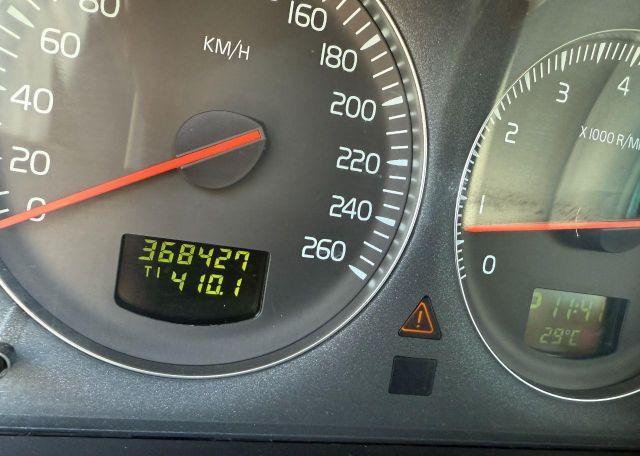 2005 VOLVO V70