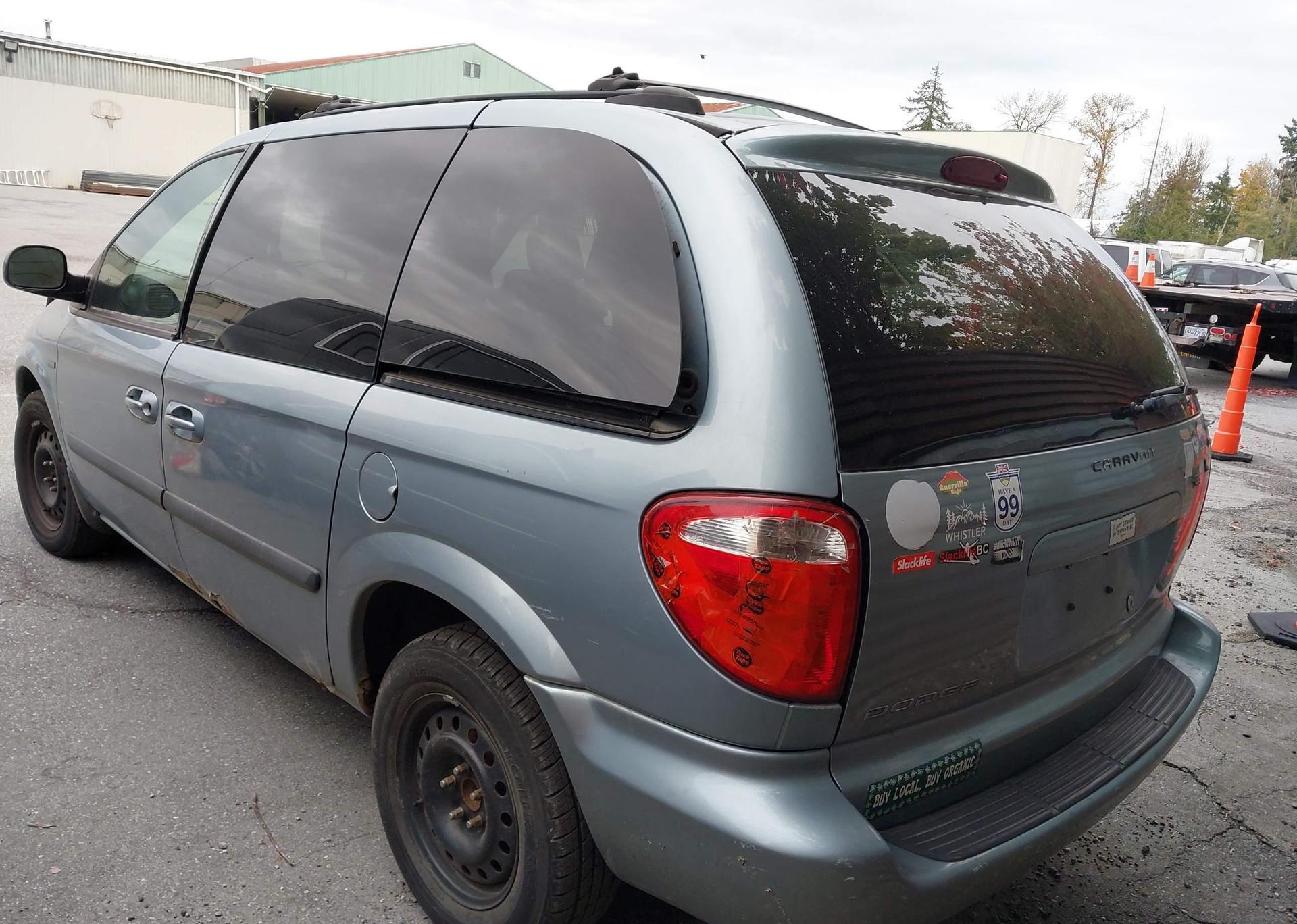 2005 DODGE CARAVAN SE