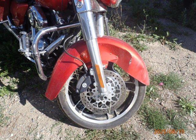 2011 HARLEY-DAVIDSON FLHX