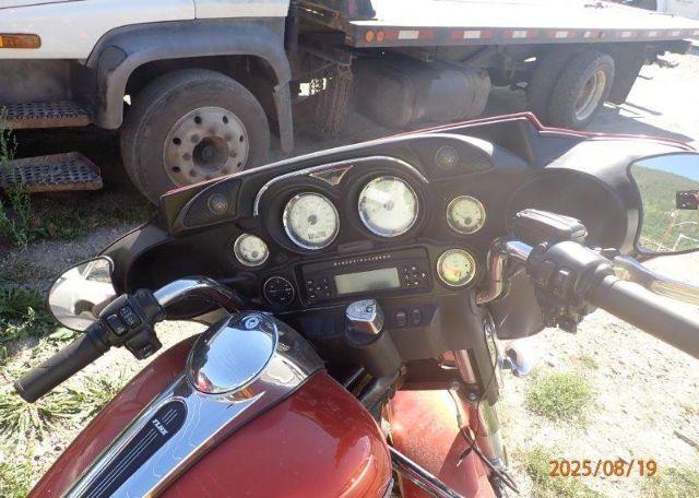 2011 HARLEY-DAVIDSON FLHX