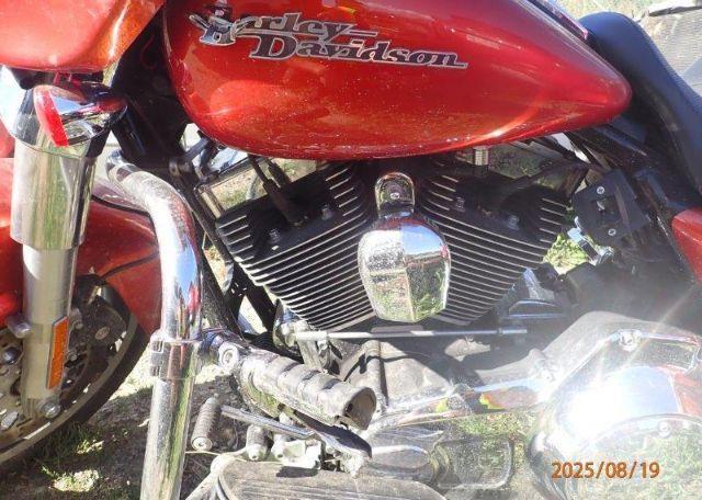 2011 HARLEY-DAVIDSON FLHX