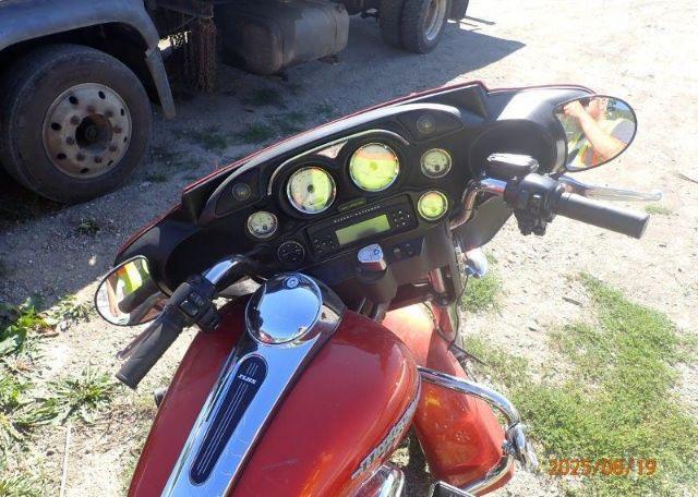 2011 HARLEY-DAVIDSON FLHX