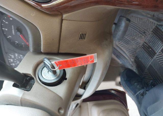 2000 NISSAN PATHFINDER LE