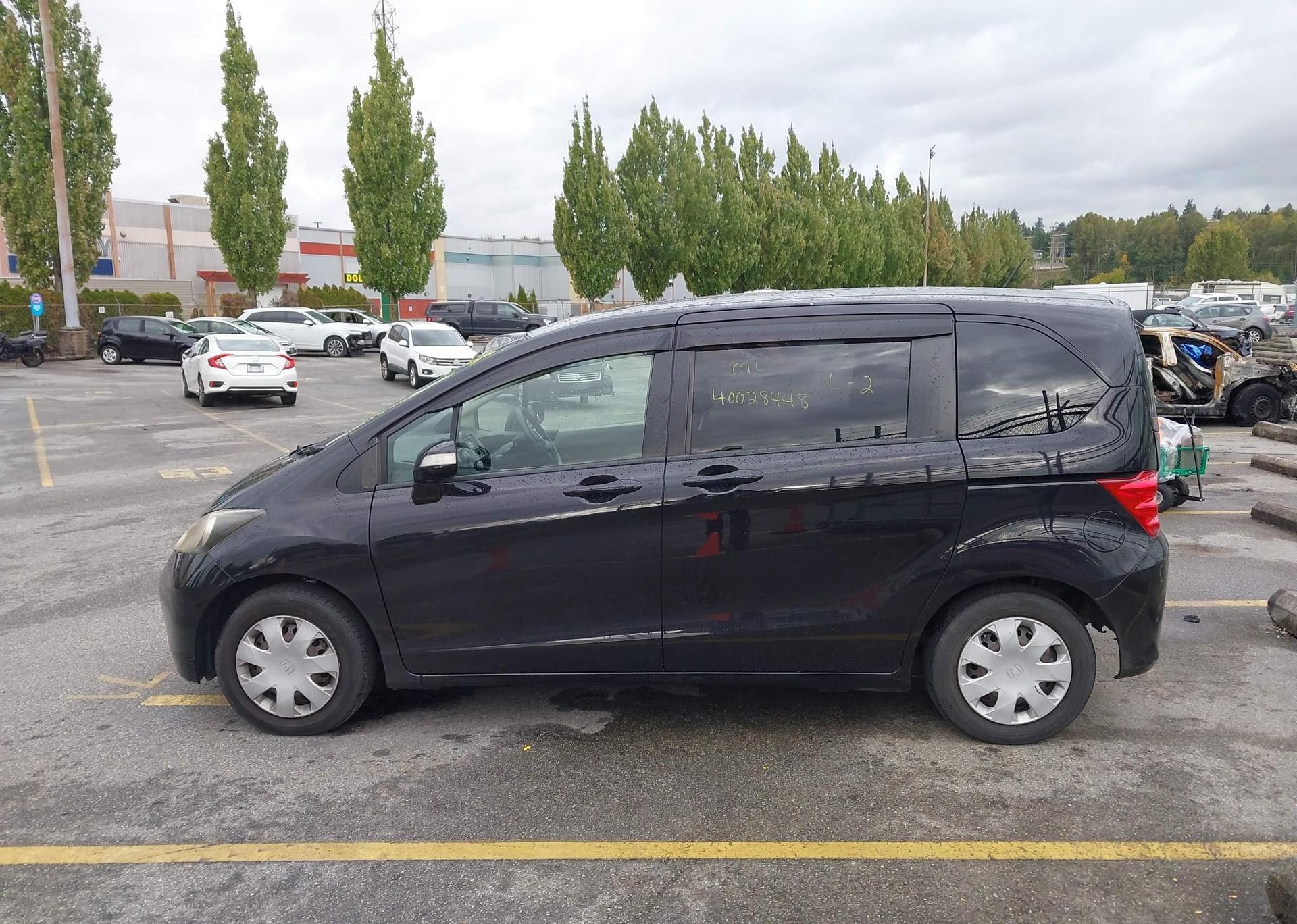 2010 HONDA FREED