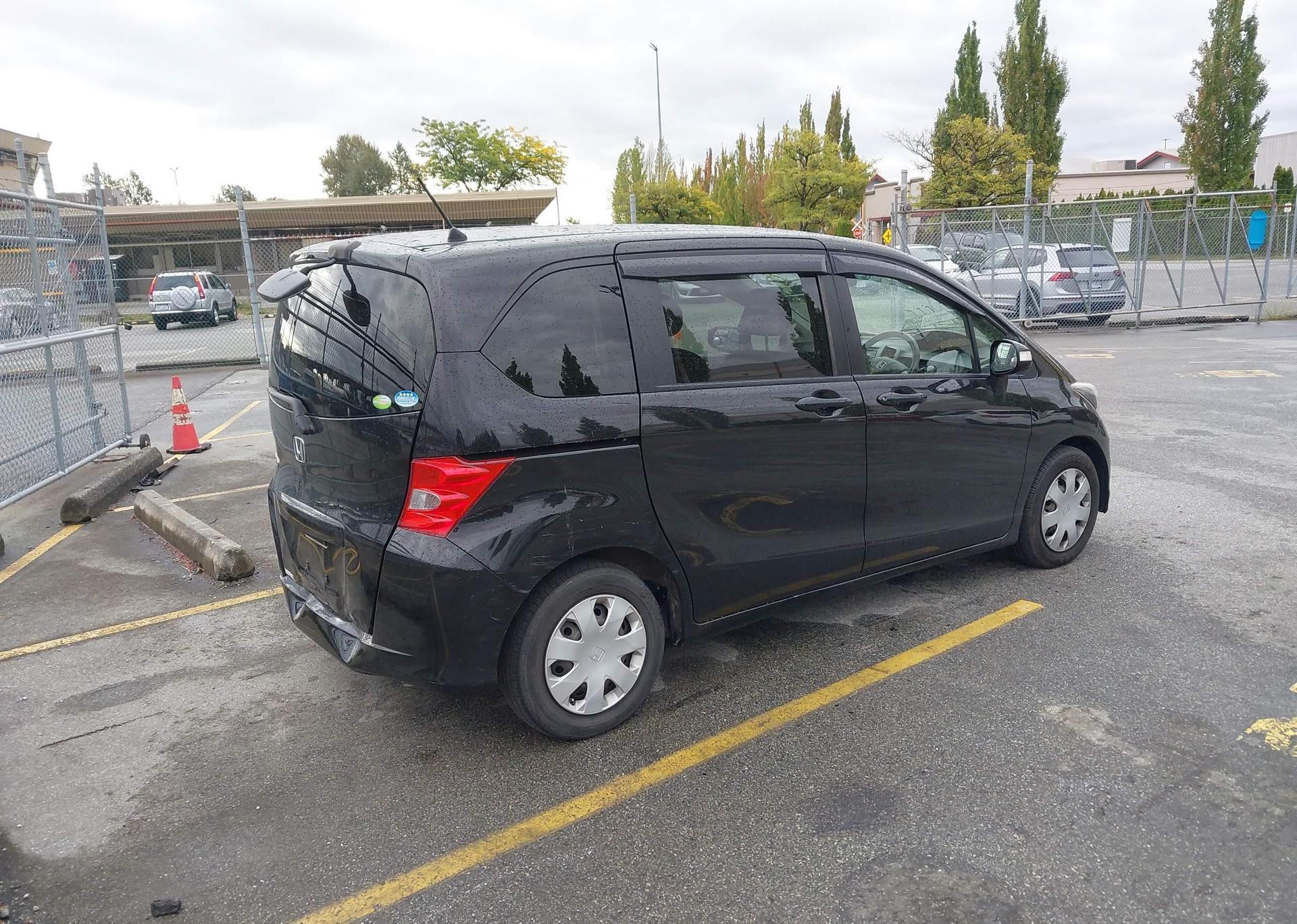 2010 HONDA FREED