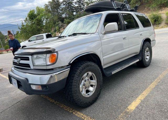 2000 TOYOTA 4RUNNER SR5