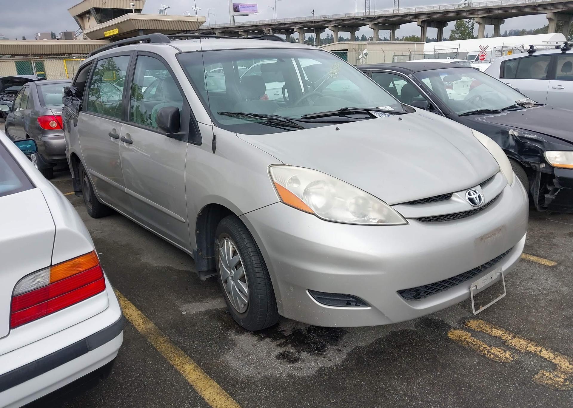 2007 TOYOTA SIENNA CE